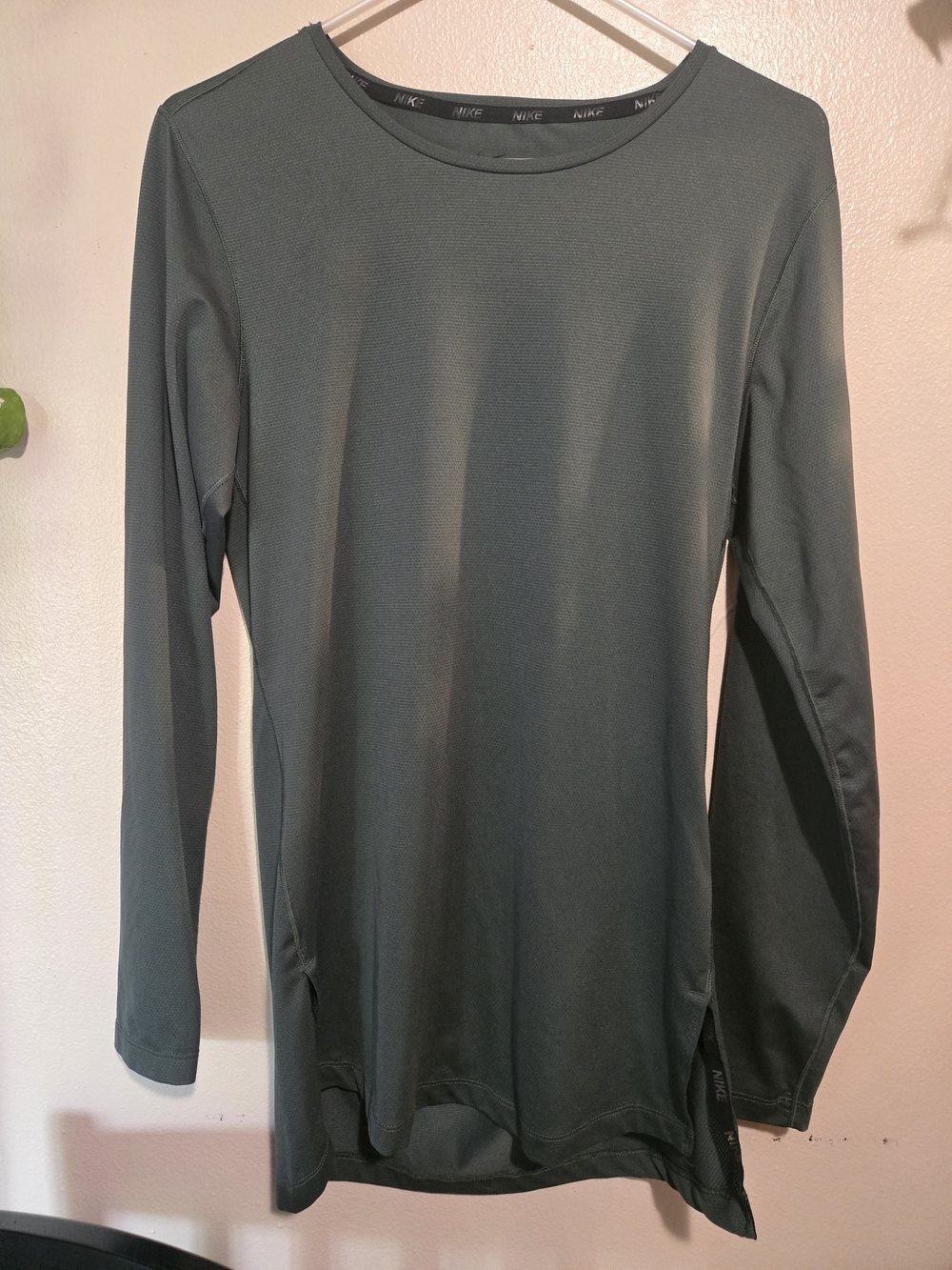 Nike DRI-FIT small Long Sleeve Performance Top - Dark Green
